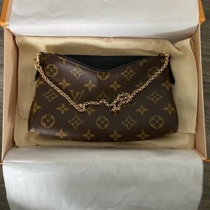 LV Pallas Clutch Chain Crossbody Bag Noir Black